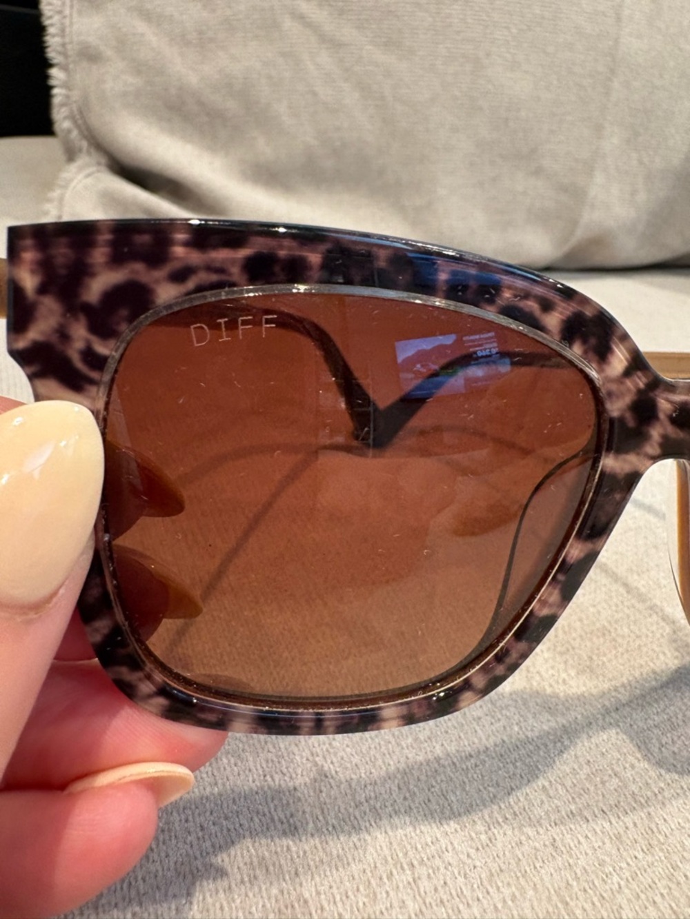 Diff Tortoiseshell Square Sunnies. Brown Lenses. Leopard. Like new with case. - Picture 2 of 7